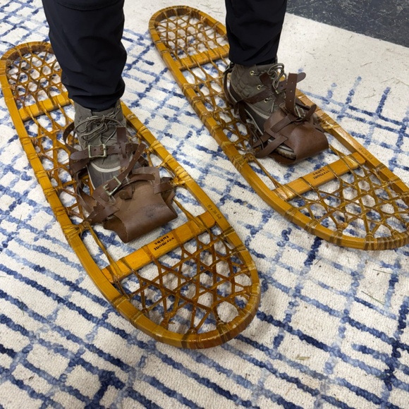 Vintage Tubbs Vermont Wood & Rawhide Snowshoes - Rustic Cabin Decor ❄️🏔️🌲 - Picture 10 of 12